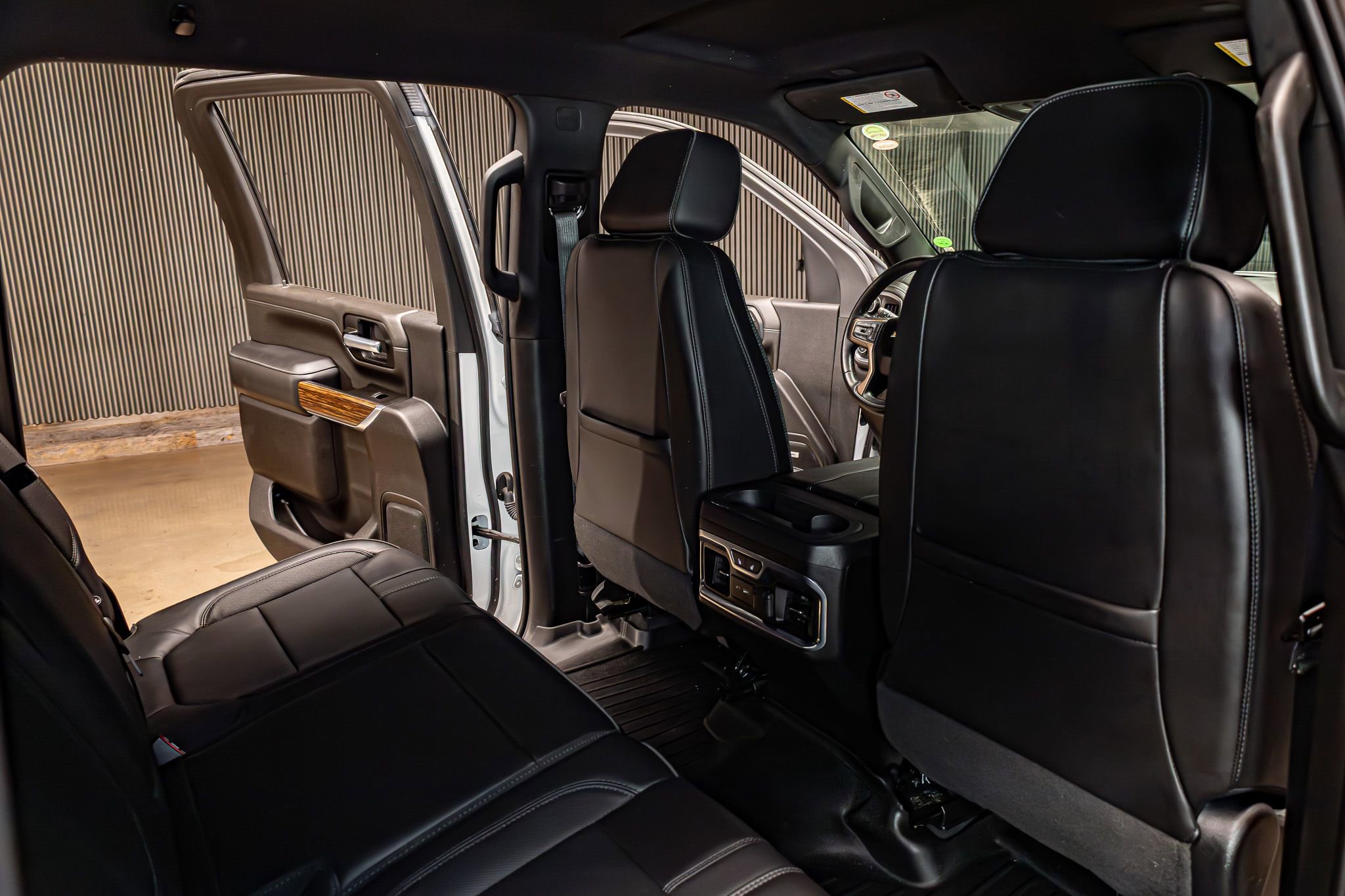 Used 2023 Chevrolet Silverado 3500 High Country image 28