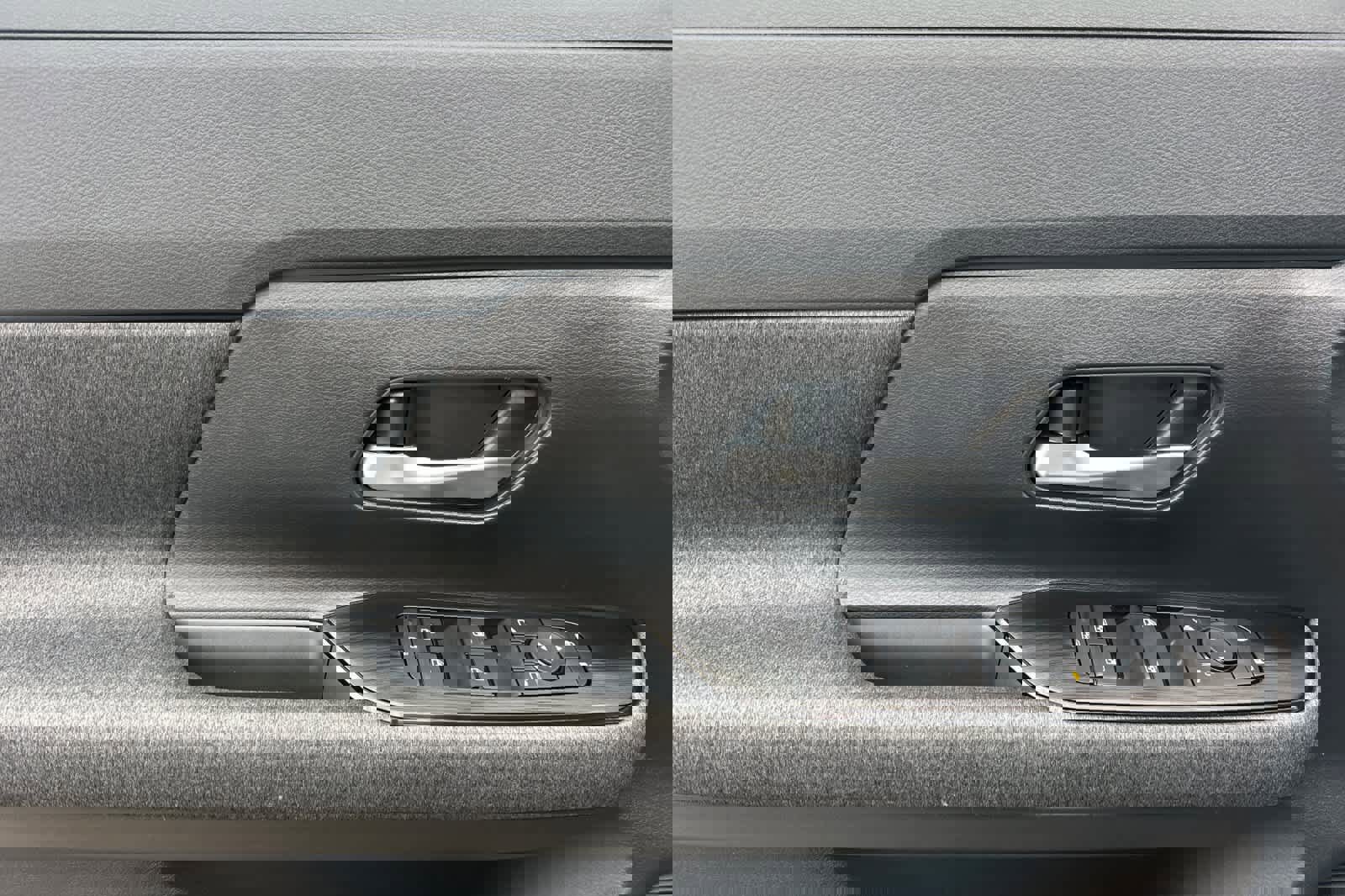 New 2026 Nissan Kicks SV image 12