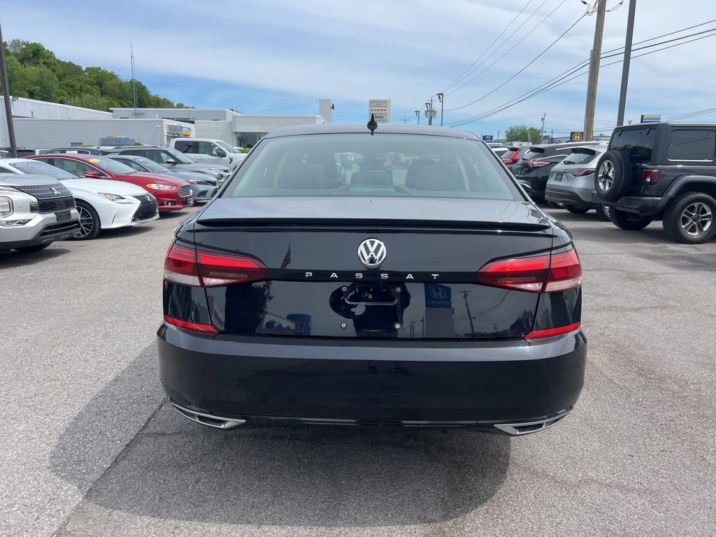 Used 2020 Volkswagen Passat 2.0T R-Line FWD image 4