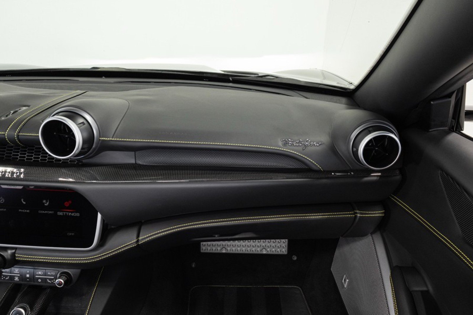 Used 2020 Ferrari Portofino RWD image 52