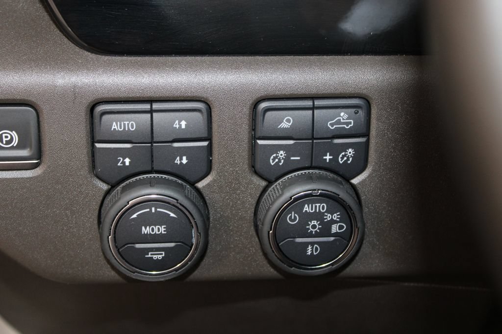 Used 2025 Chevrolet Silverado 1500 LT Trail Boss w/ LT Trail Boss Premium Package AWD/4WD image 43