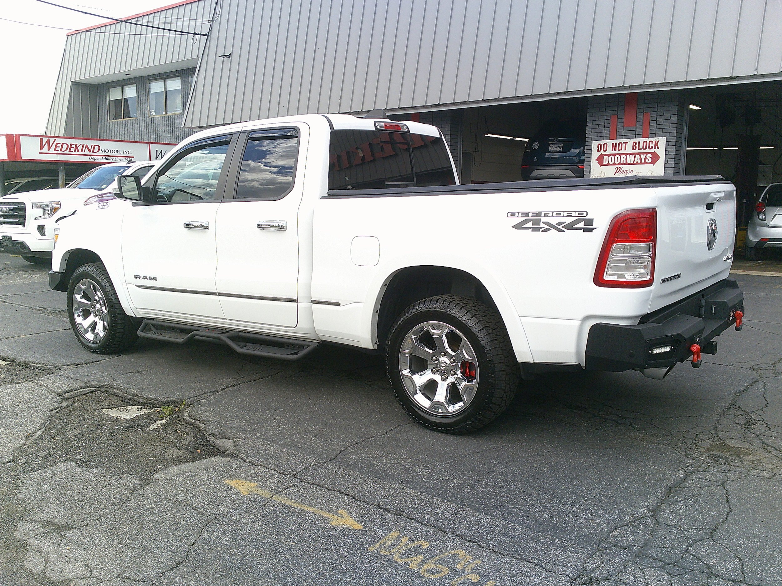 Used 2020 RAM 1500 Big Horn AWD/4WD image 11