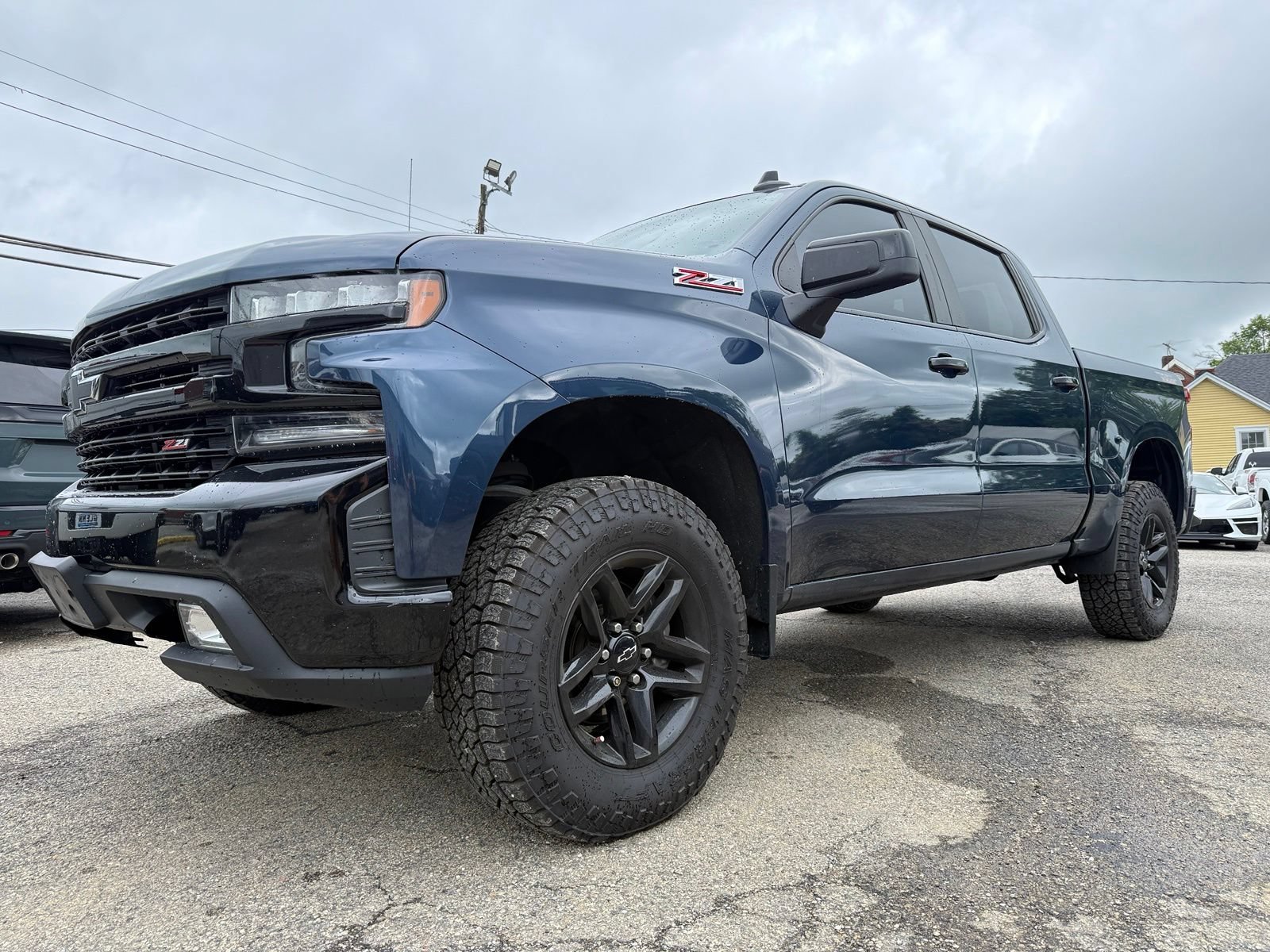 Used 2020 Chevrolet Silverado 1500 LT Trail Boss AWD/4WD image 2