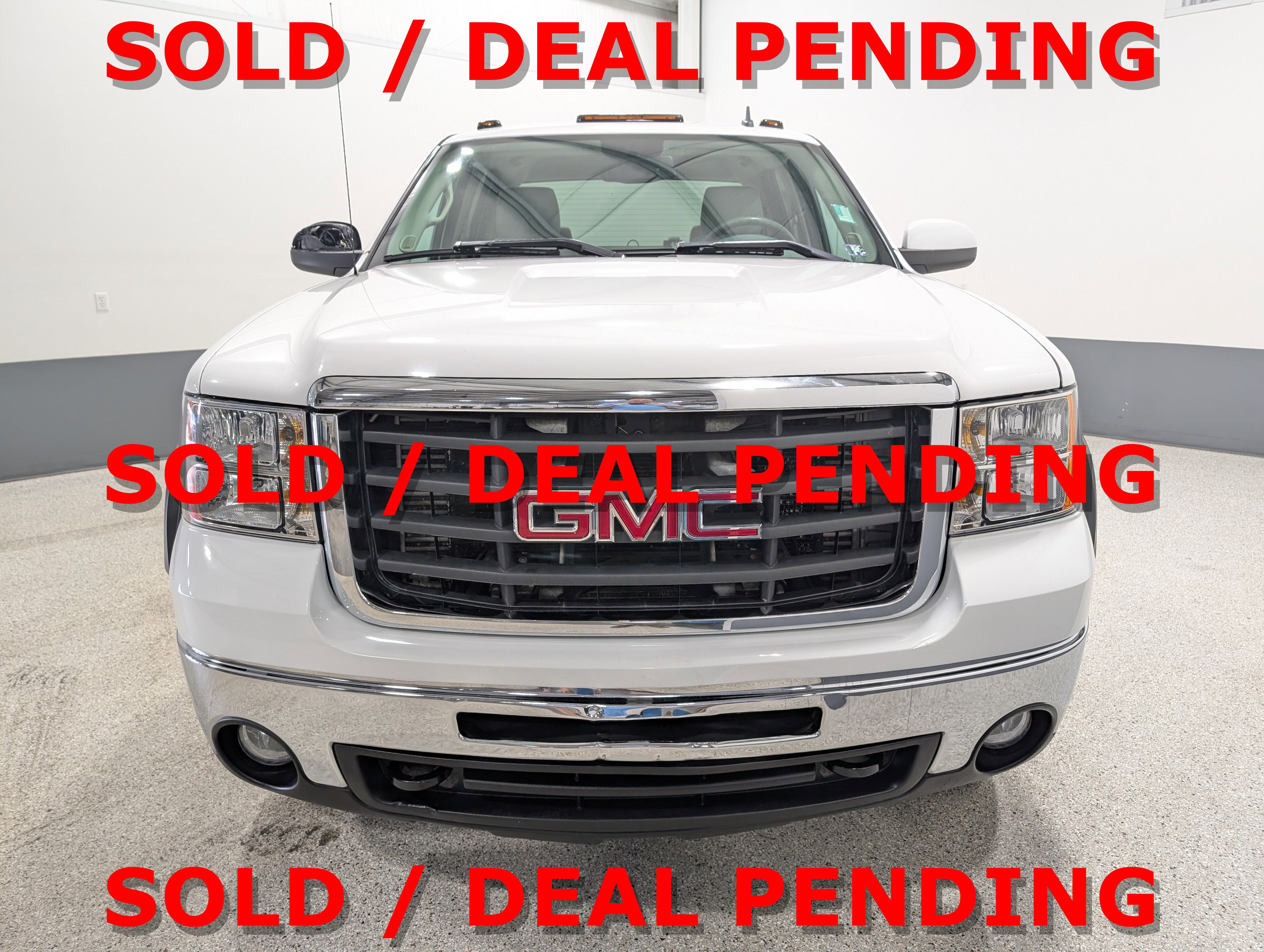 Used 2009 GMC Sierra 2500 SLT w/ SLT Convenience Package image 8