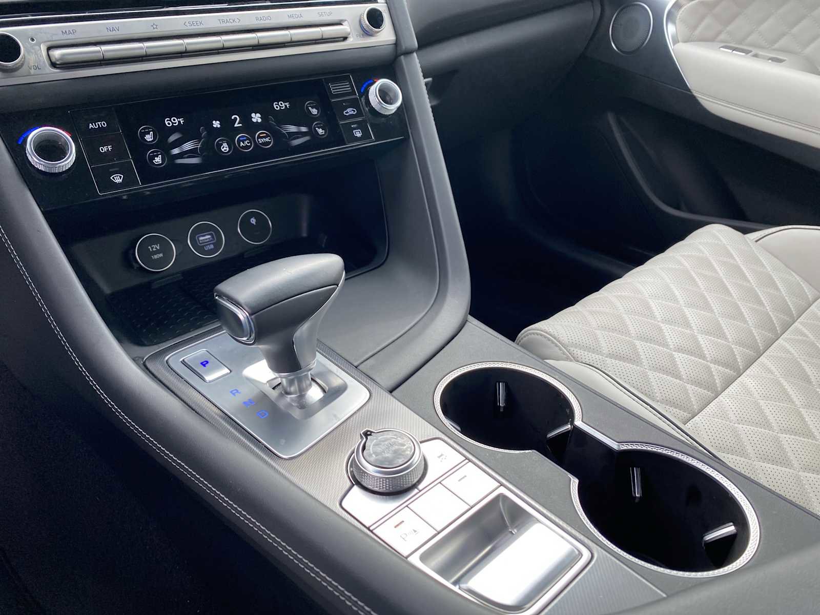 Used 2025 Genesis G70 3.3T Advanced w/ Sport Prestige Package image 17