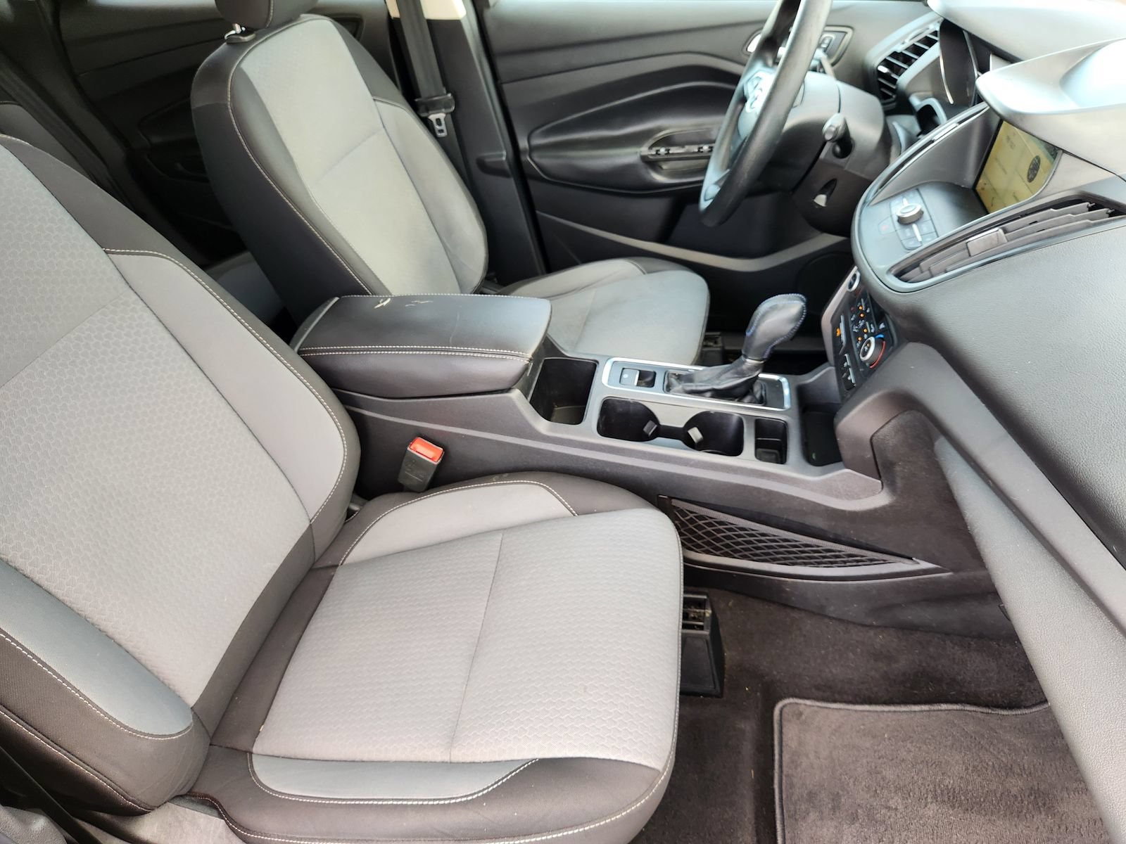 Used 2019 Ford Escape SE FWD image 15