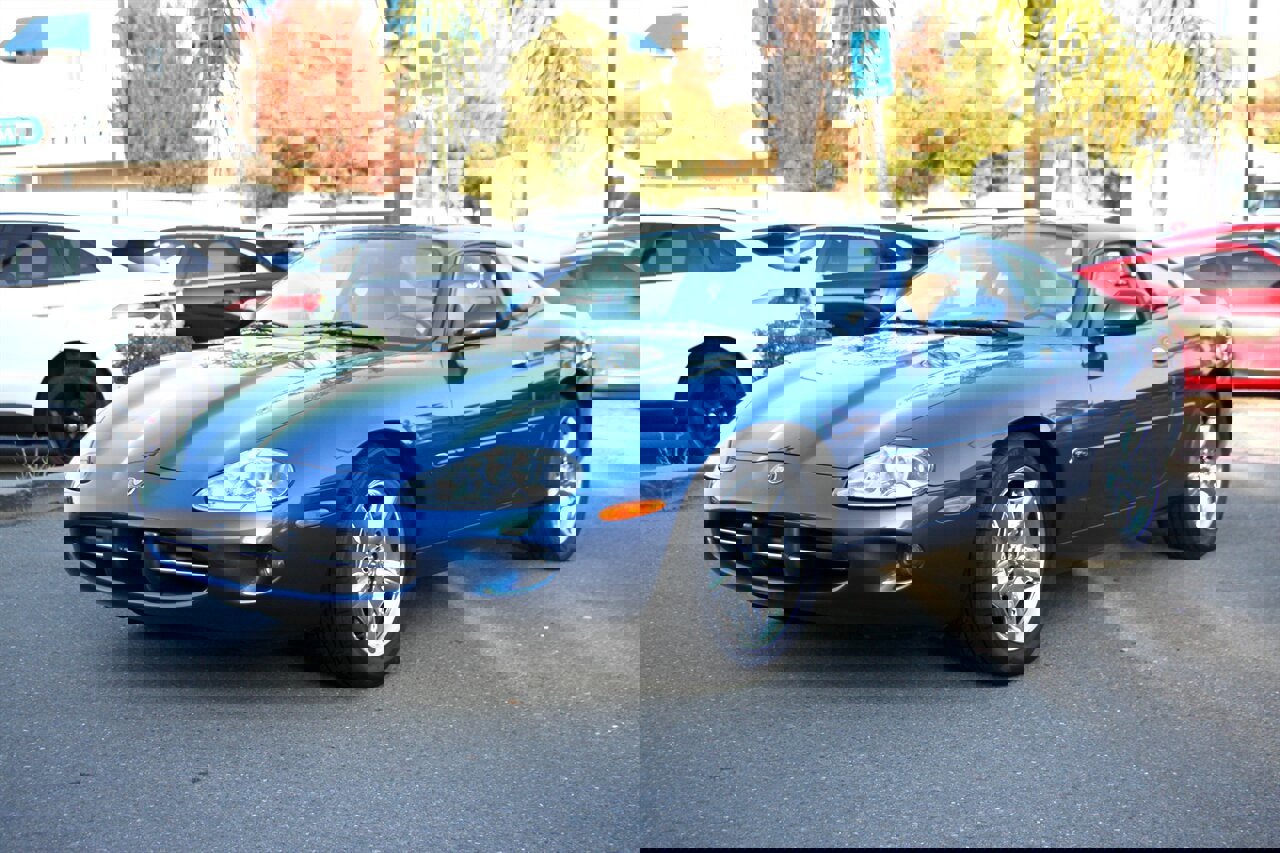 Used 1998 Jaguar XK8 Coupe image 4