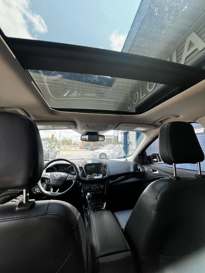 Used 2019 Ford Escape Titanium AWD/4WD image 14
