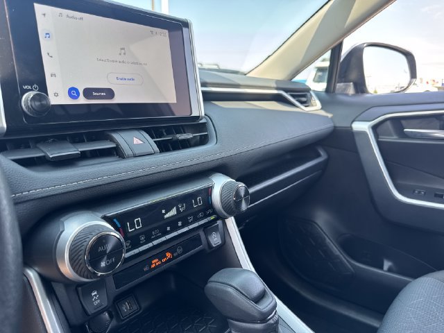 Used 2025 Toyota RAV4 XLE AWD/4WD image 20