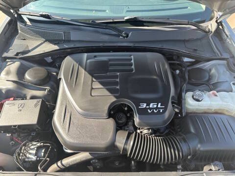 Used 2019 Chrysler 300 Touring L w/ Quick Order Package 22F AWD/4WD image 3