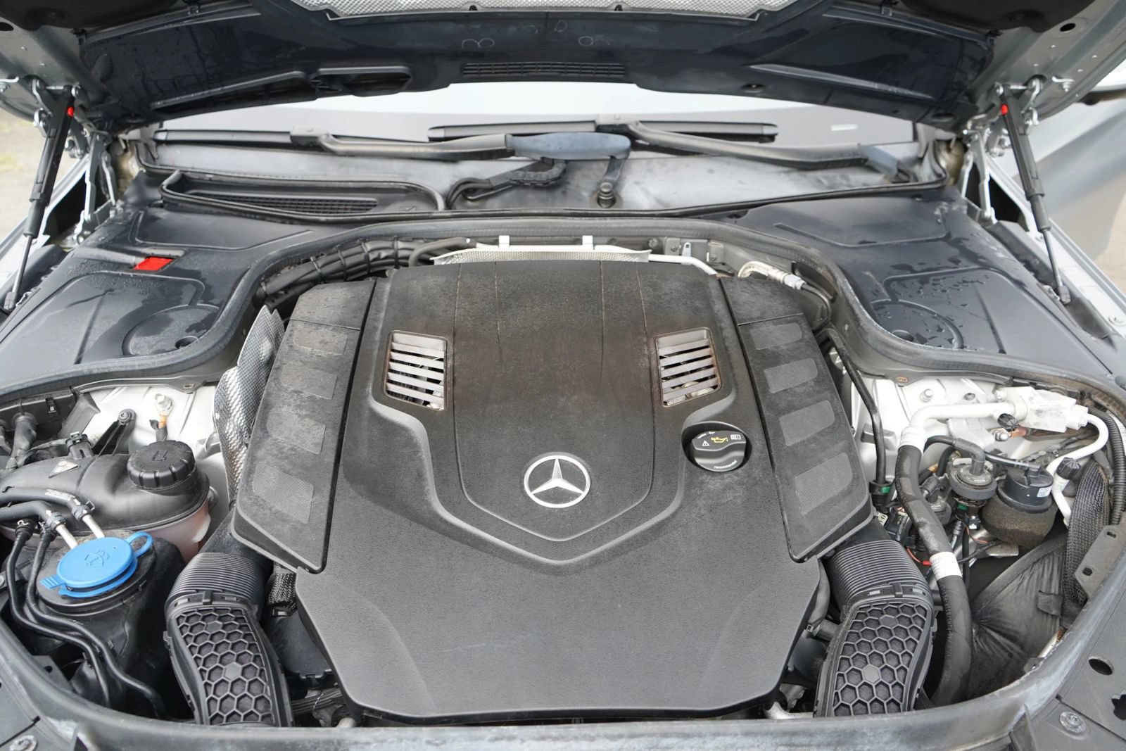 Used 2018 Mercedes-Benz S 560 Sedan image 22