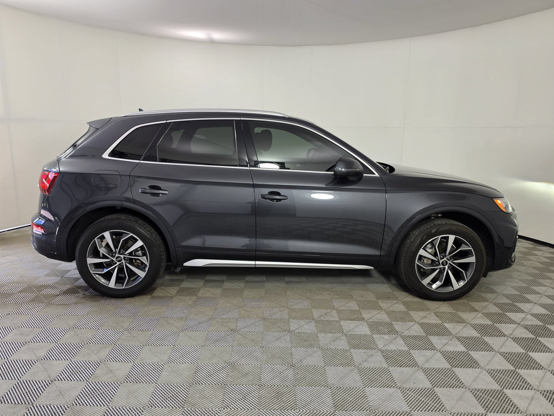 Used 2021 Audi Q5 2.0T Premium w/ Convenience Package AWD/4WD image 44
