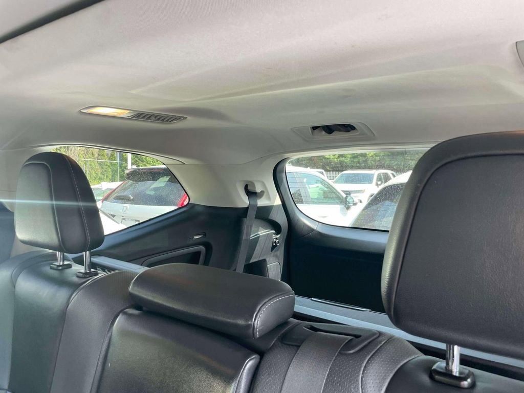 Used 2022 Subaru Ascent Limited w/ Technology Package image 9