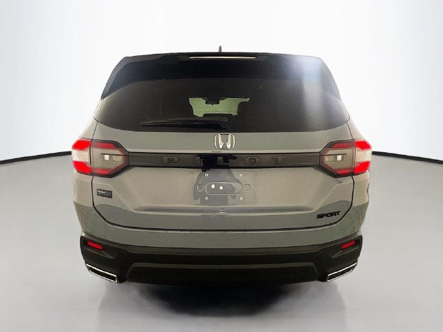 Used 2025 Honda Pilot Sport image 7