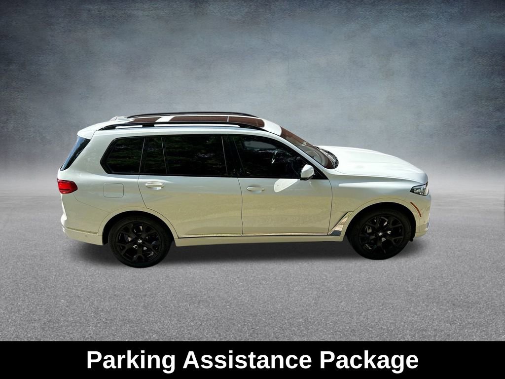 Used 2022 BMW X7 xDrive40i w/ Cold Weather Package image 11