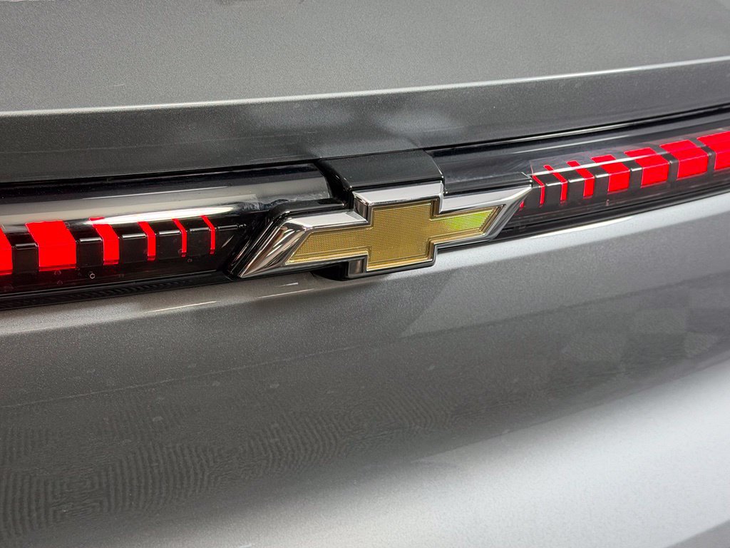 Used 2026 Chevrolet Equinox EV LT FWD image 16