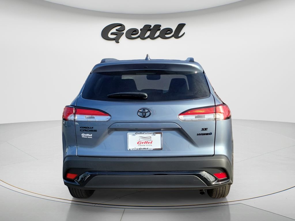 Used 2024 Toyota Corolla Cross SE image 5