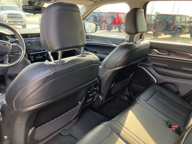 Used 2023 Jeep Grand Cherokee Limited image 21