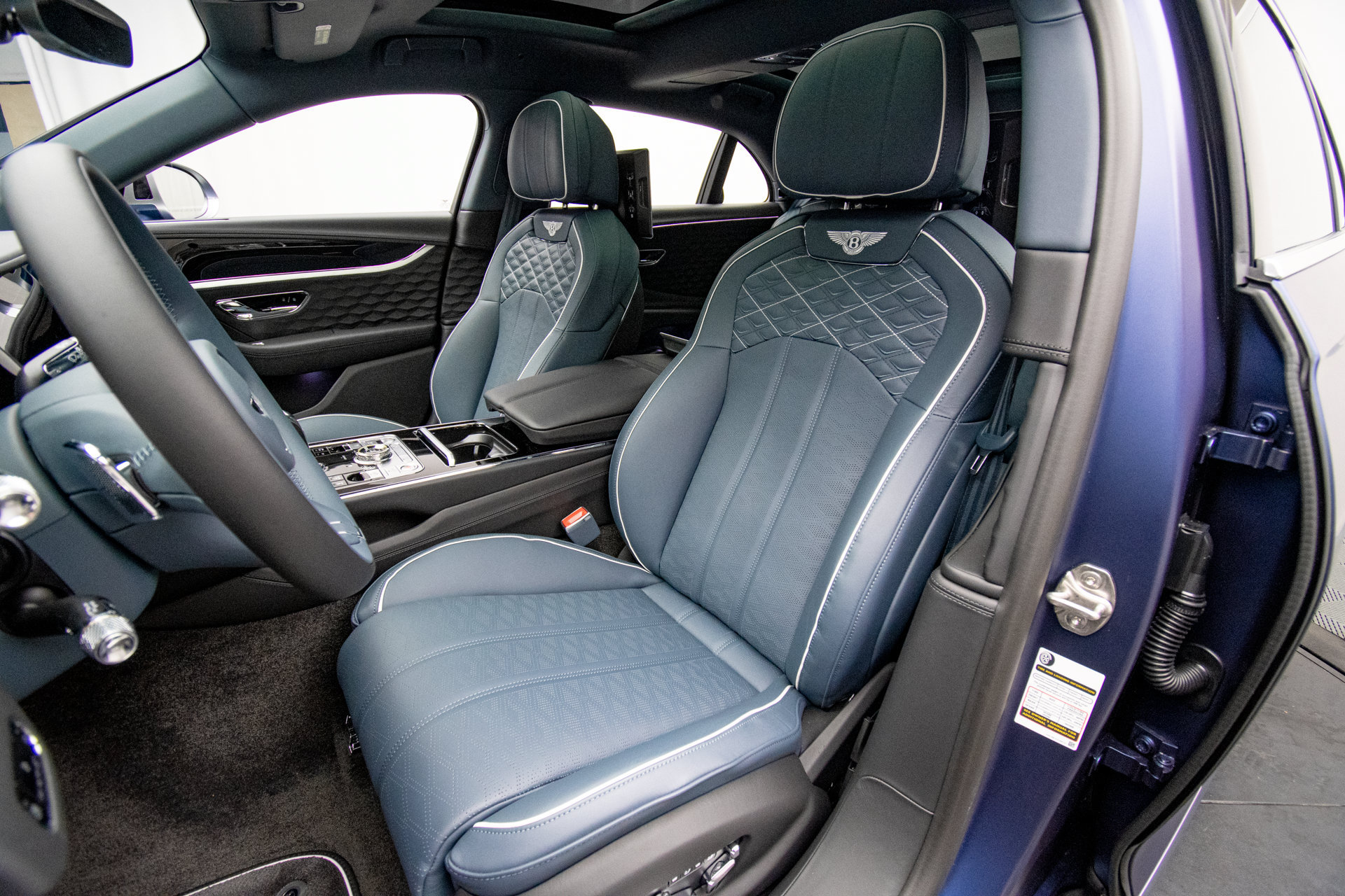 New 2026 Bentley Flying Spur Plug-In Hybrid AWD/4WD image 11