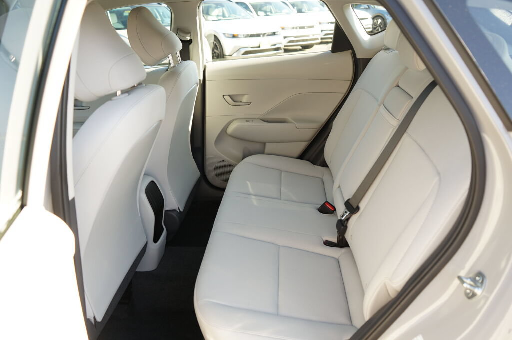 Certified 2025 Hyundai Kona SE FWD image 18