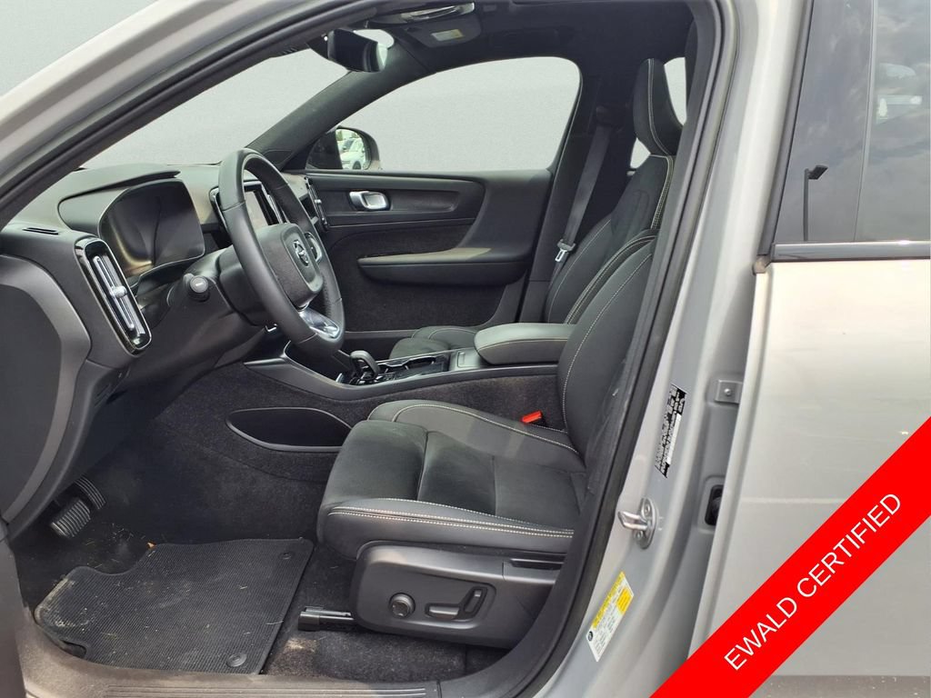 Used 2023 Volvo XC40 Recharge Plus AWD/4WD image 12