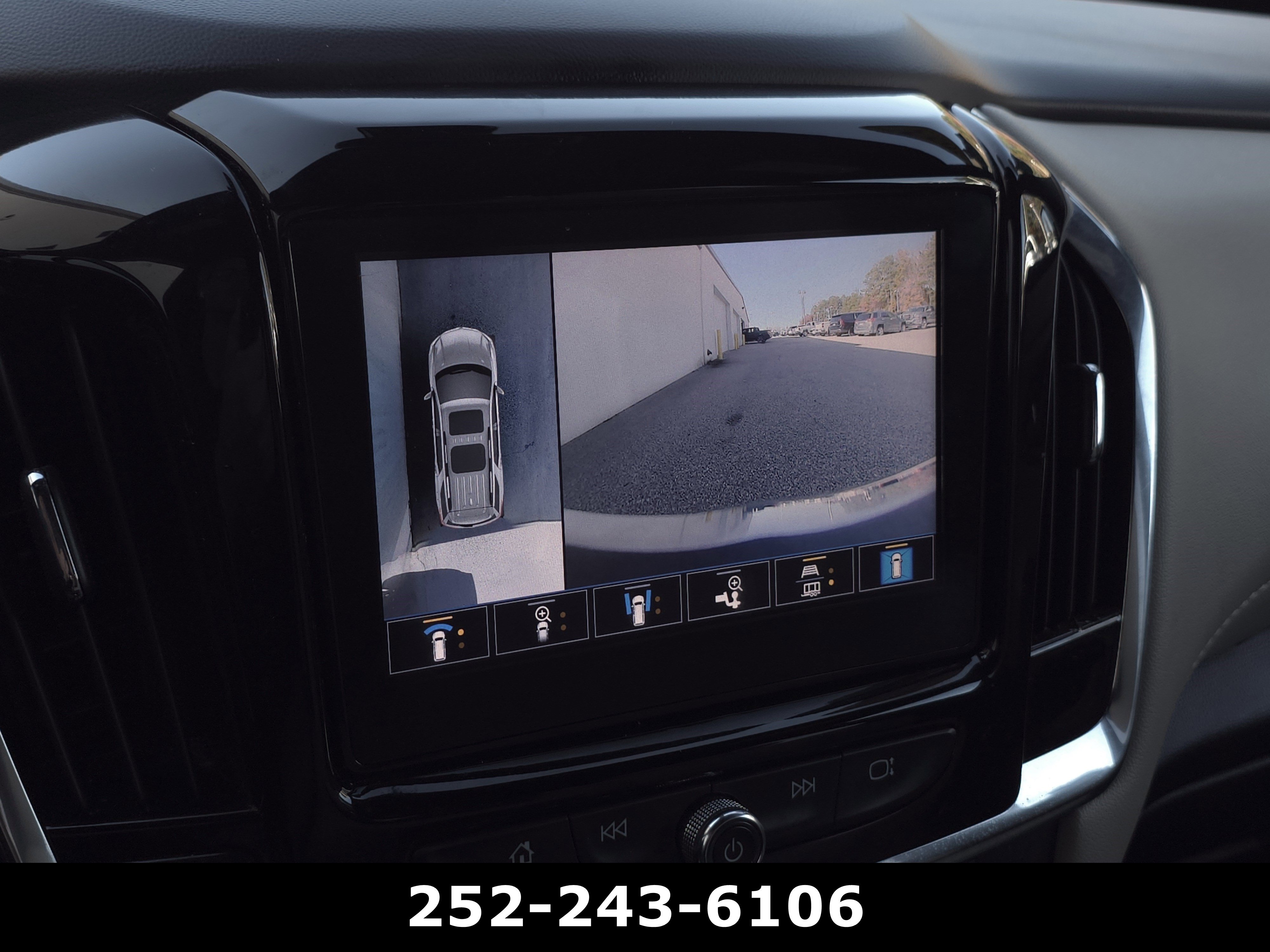 Used 2023 Chevrolet Traverse LT w/ LT Premium Package image 25