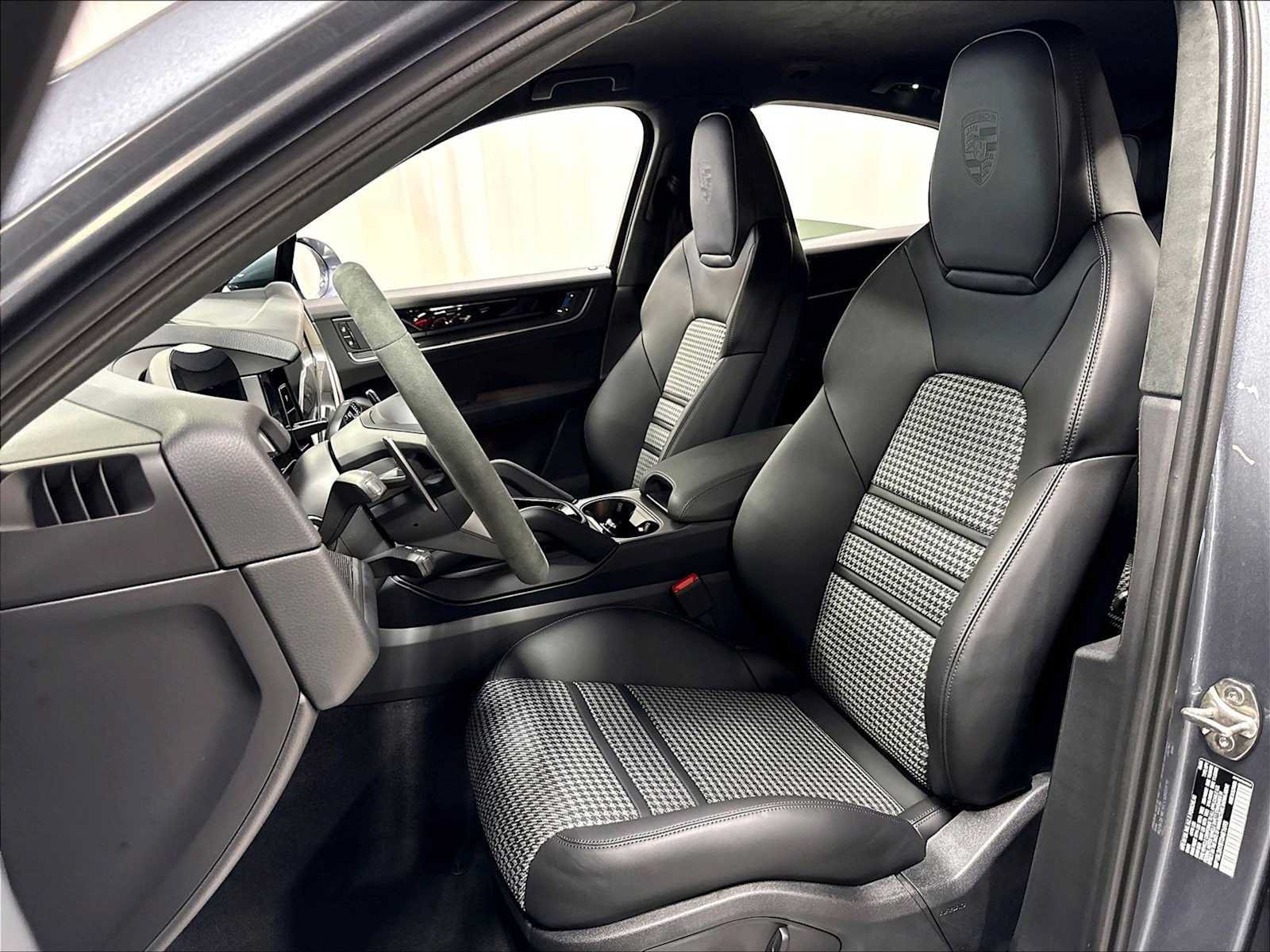 New 2026 Porsche Cayenne S AWD/4WD image 5