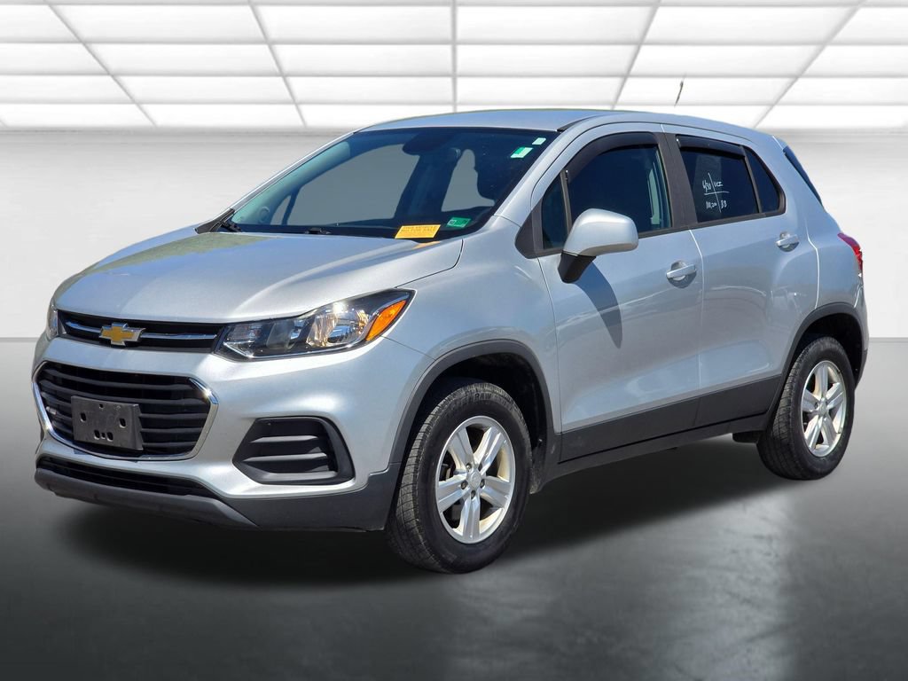 Used 2020 Chevrolet Trax LS w/ Tint and Cruise Package AWD/4WD image 2
