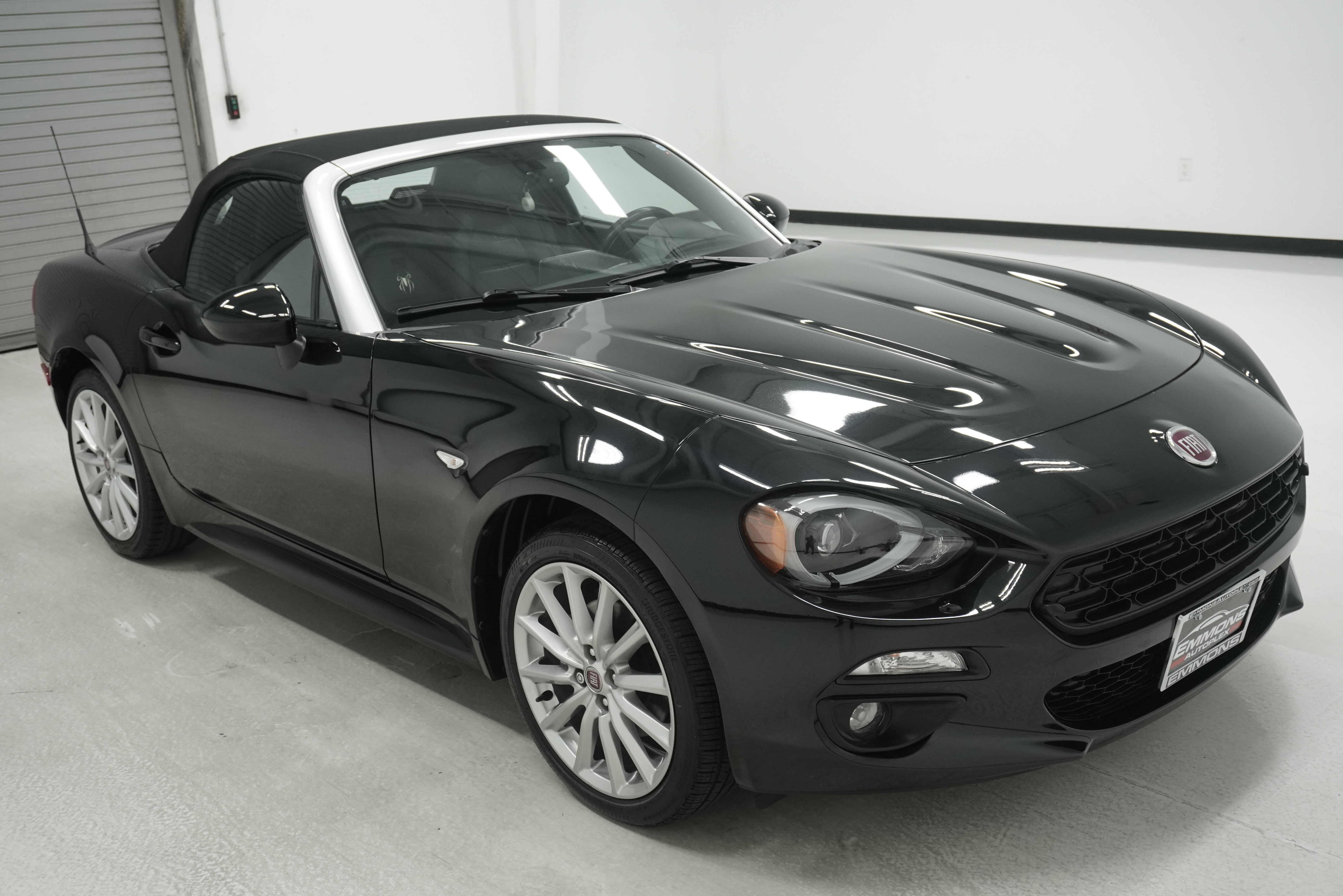 Used 2020 FIAT 124 Spider Lusso w/ Convenience Group RWD image 3