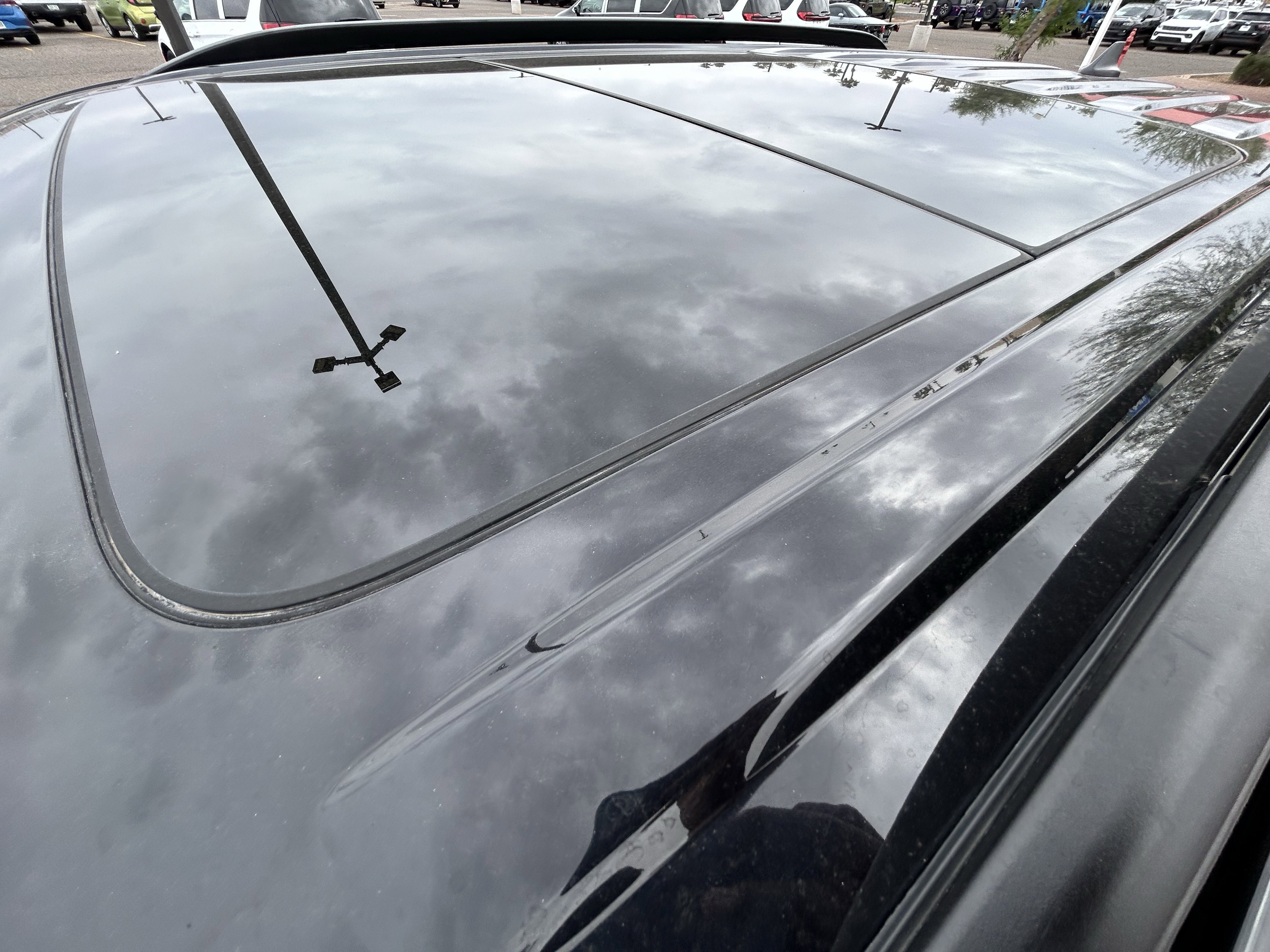 Used 2022 Ford Explorer XLT w/ Equipment Group 202A image 9