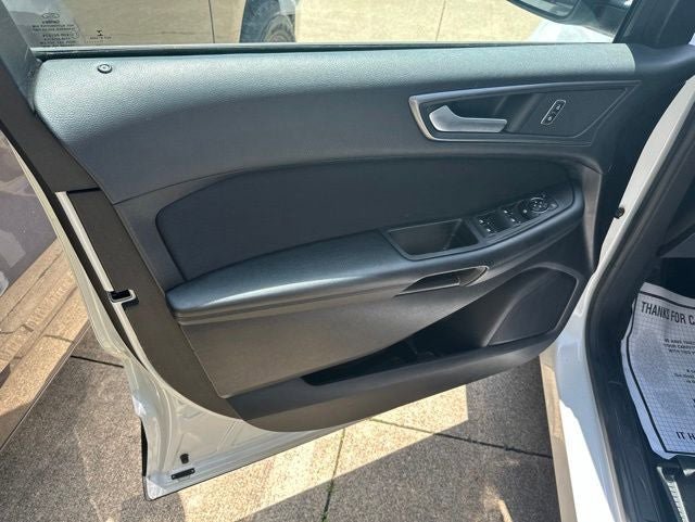 Used 2017 Ford Edge SE AWD/4WD image 8
