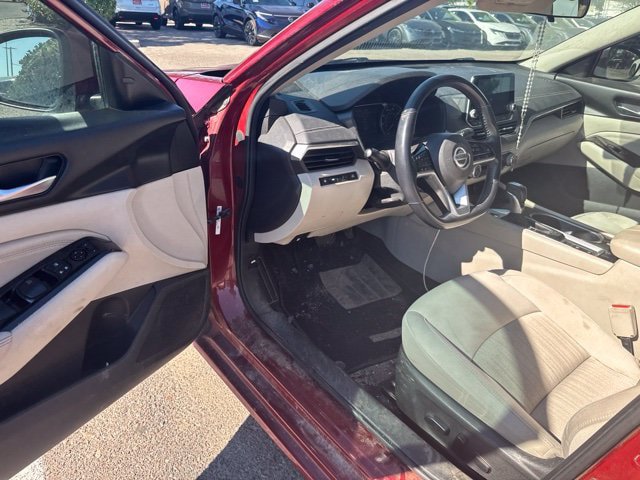 Used 2021 Nissan Altima 2.5 SV w/ SV Premium Package FWD image 12
