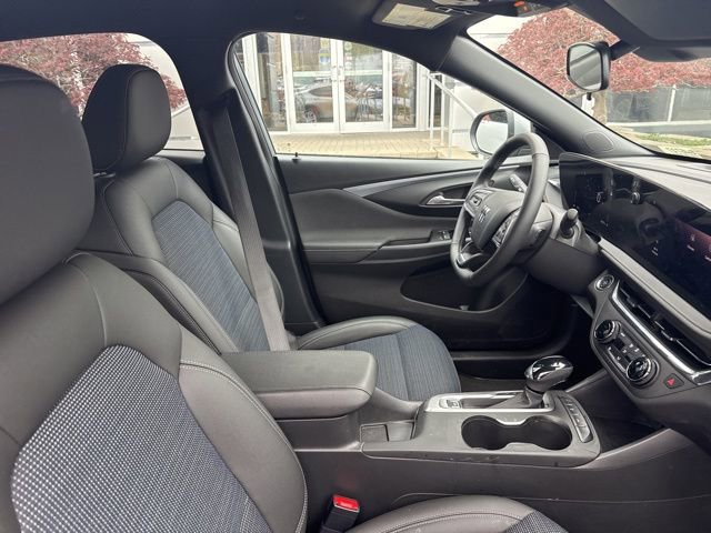 New 2025 Buick Envista Sport Touring w/ Convenience I Package FWD image 31