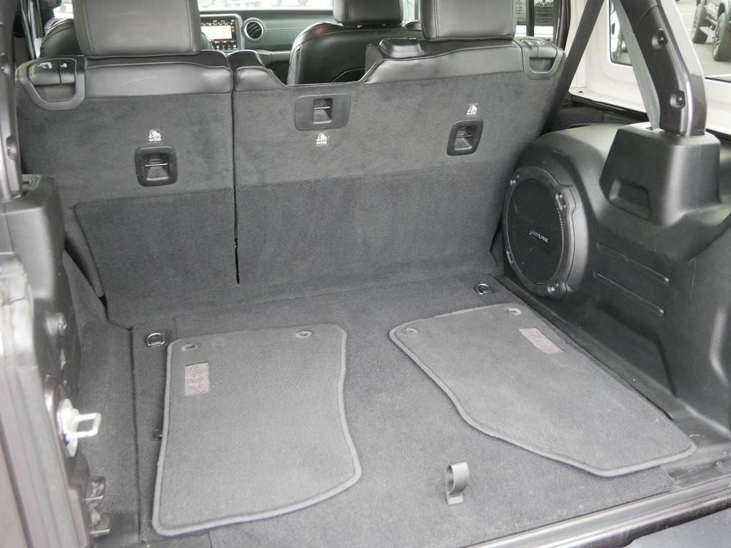 Used 2020 Jeep Wrangler Unlimited Sahara w/ Uconnect 4C Nav & Sound Group AWD/4WD image 12