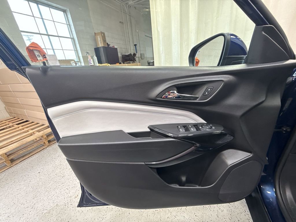 Certified 2024 Chevrolet Trax LT w/ Driver Confidence Package image 31