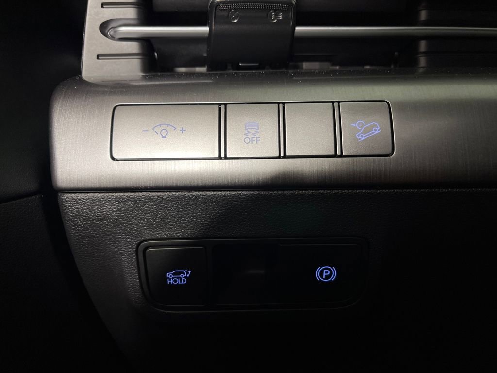 Certified 2025 Hyundai Kona Limited image 30