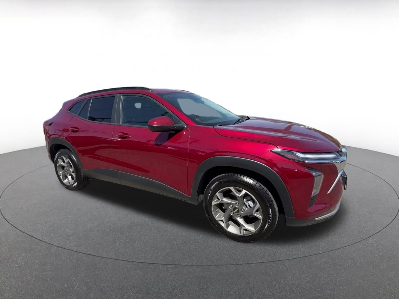 Used 2025 Chevrolet Trax LT w/ LT Convenience Package FWD image 2