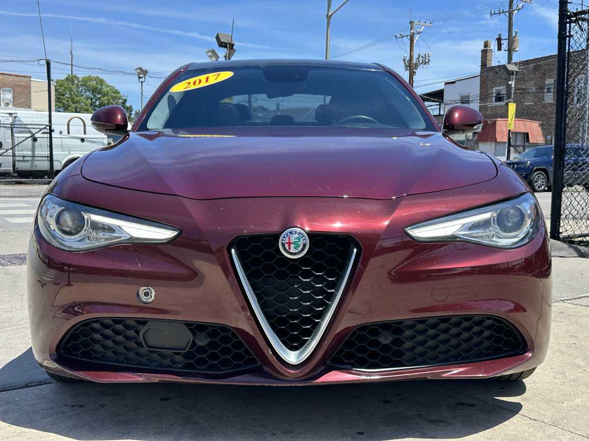 Used 2017 Alfa Romeo Giulia AWD image 2