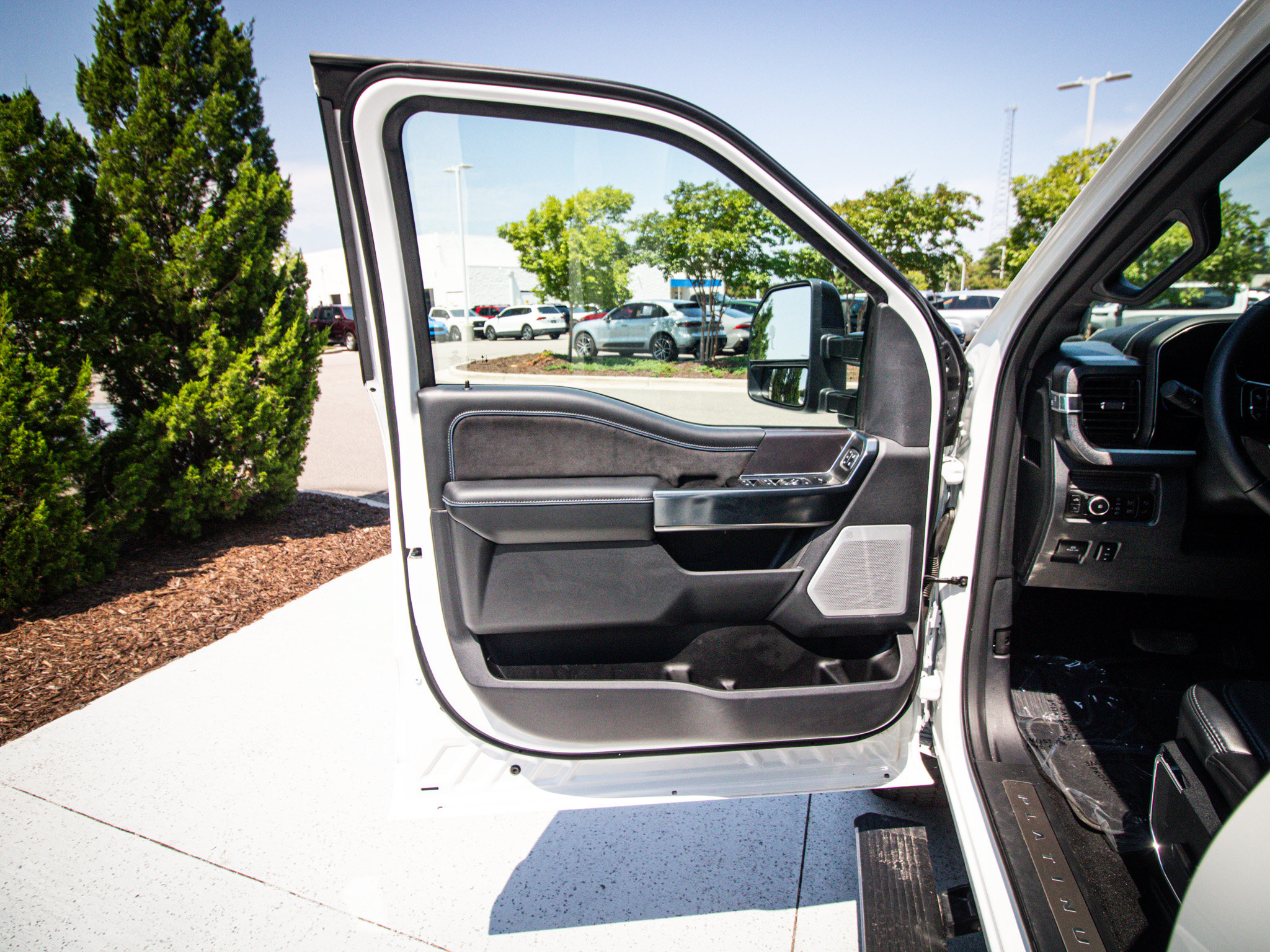Used 2026 Ford F350 Platinum AWD/4WD image 14