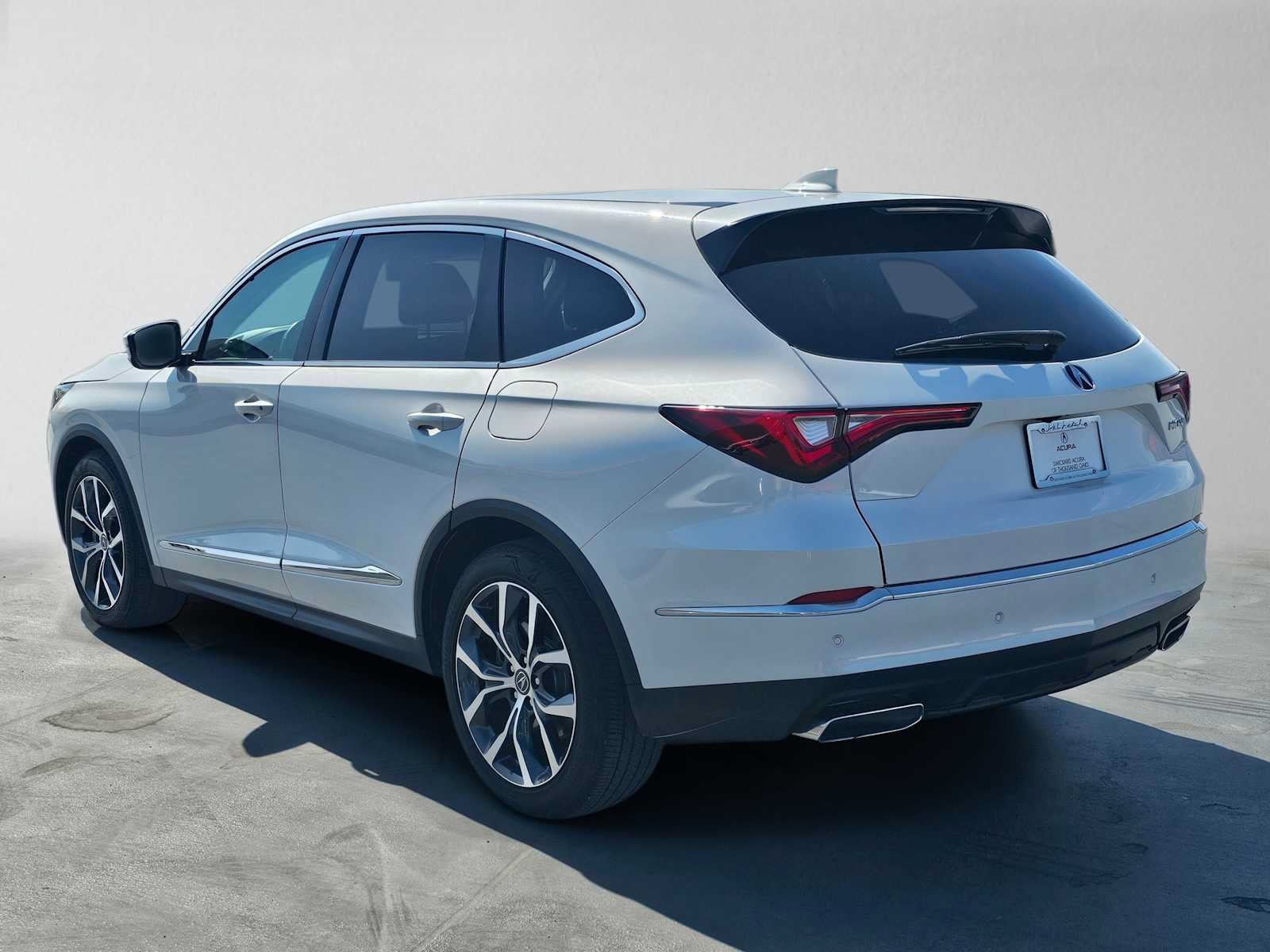 Certified 2023 Acura MDX w/ Technology Package FWD image 5
