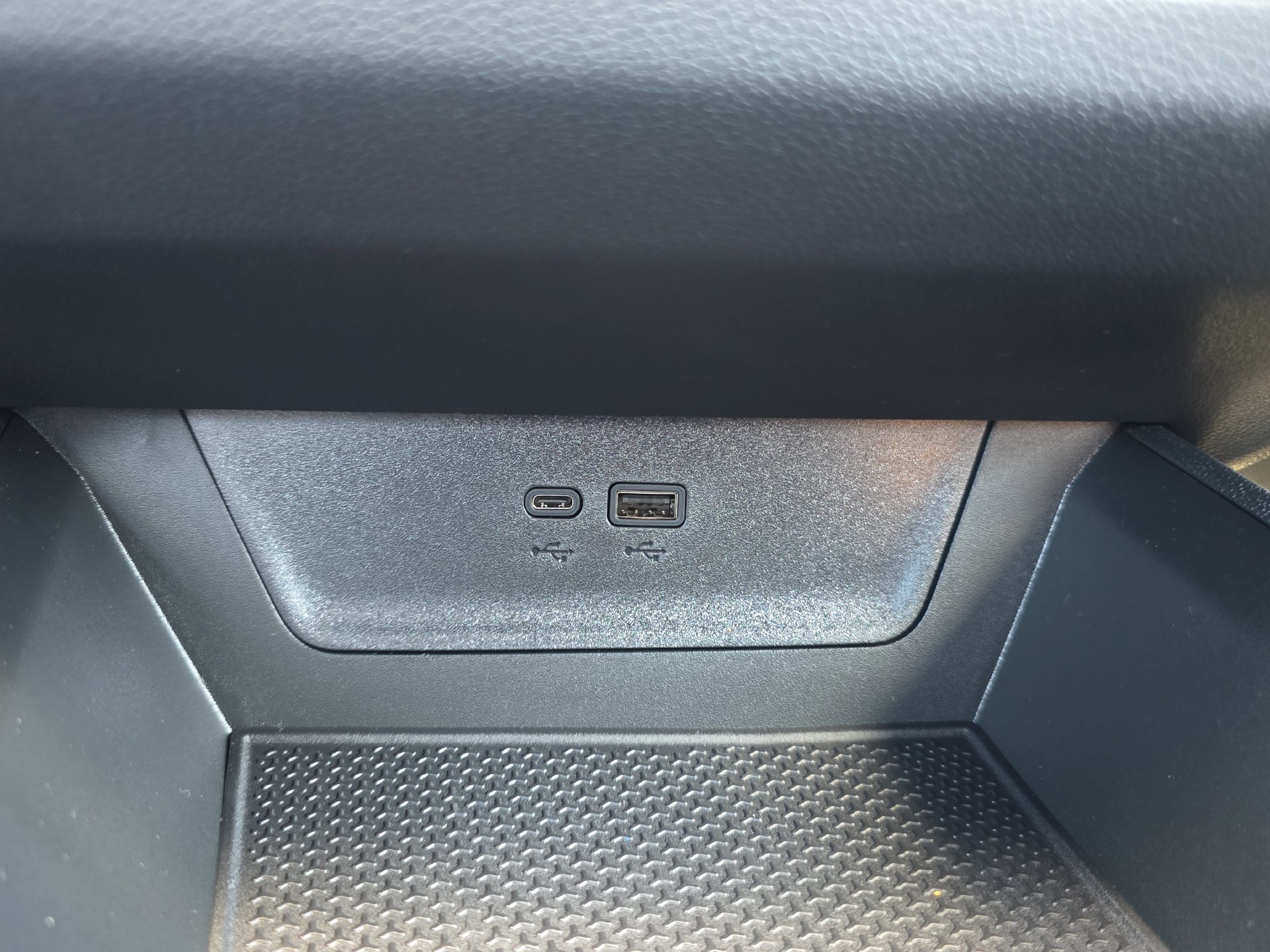 New 2027 Chevrolet Equinox LT w/ Safety and Technology Package FWD image 28