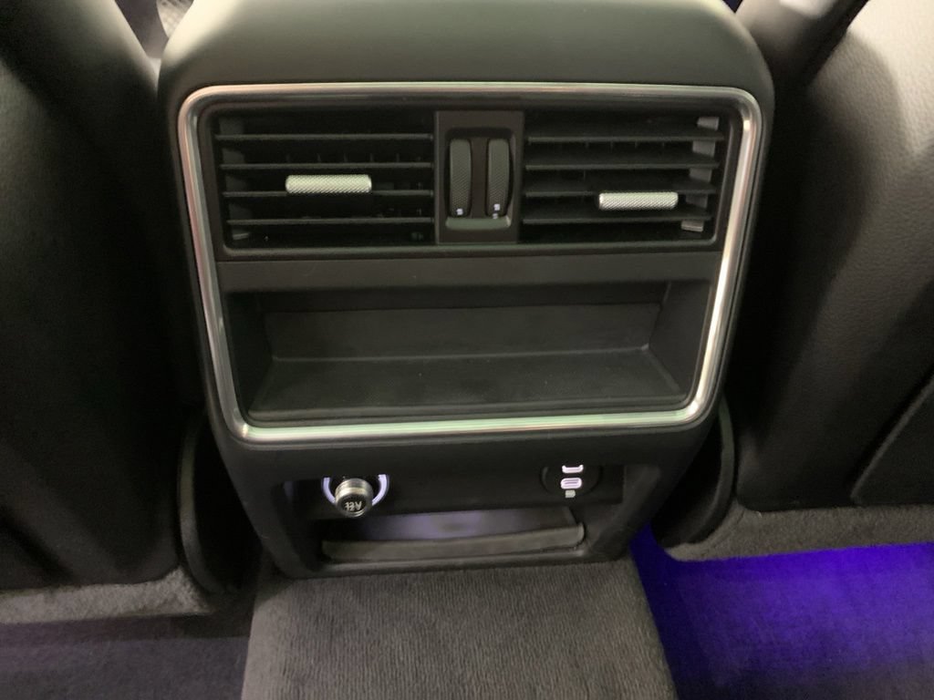 Used 2022 Porsche Cayenne AWD/4WD image 35