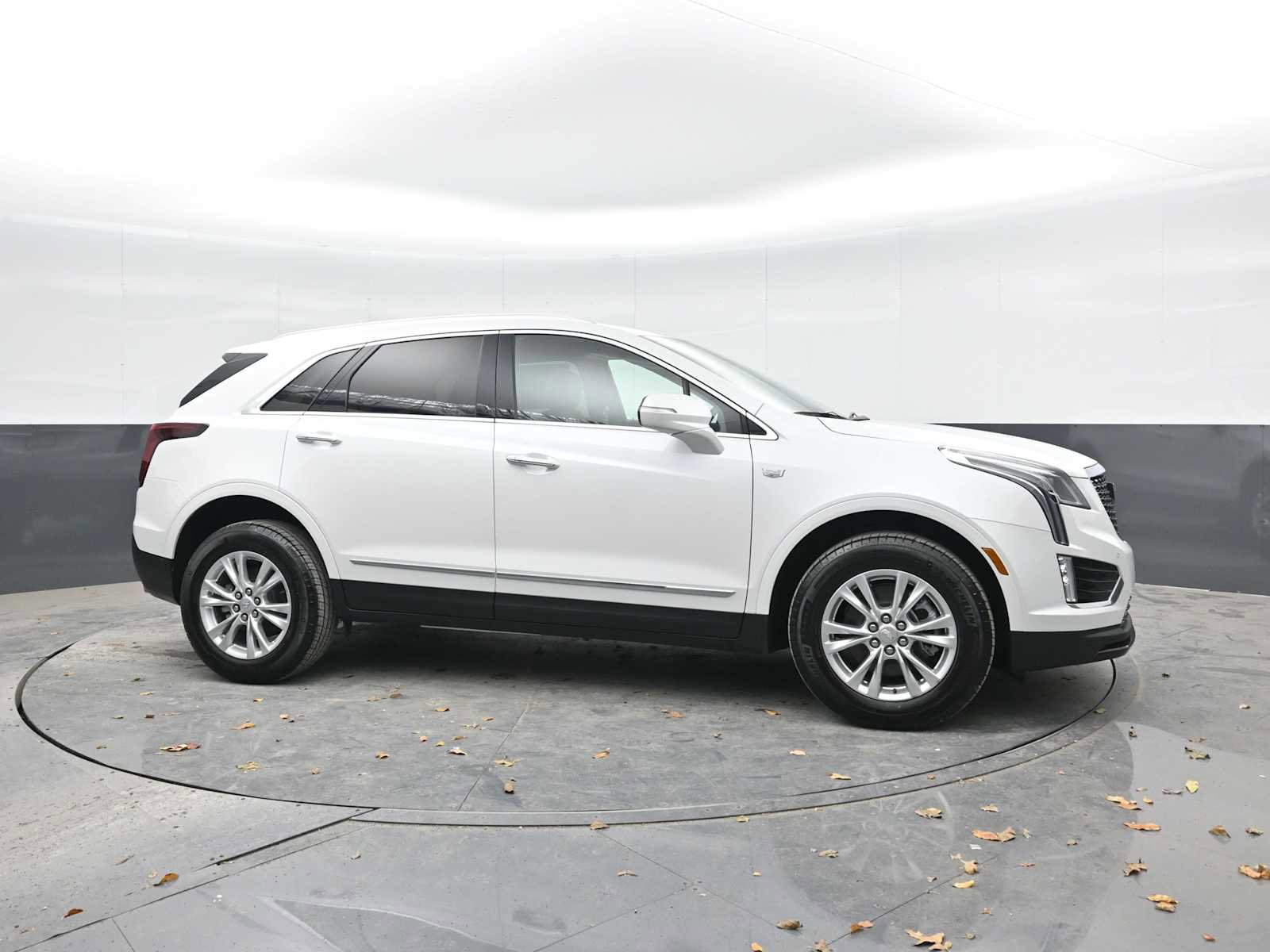 Used 2025 Cadillac XT5 Luxury w/ LPO, Floor Liner Package image 7
