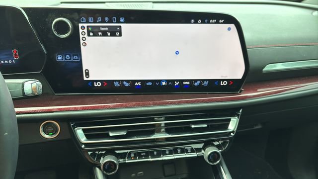 Used 2024 Chevrolet Traverse RS image 22