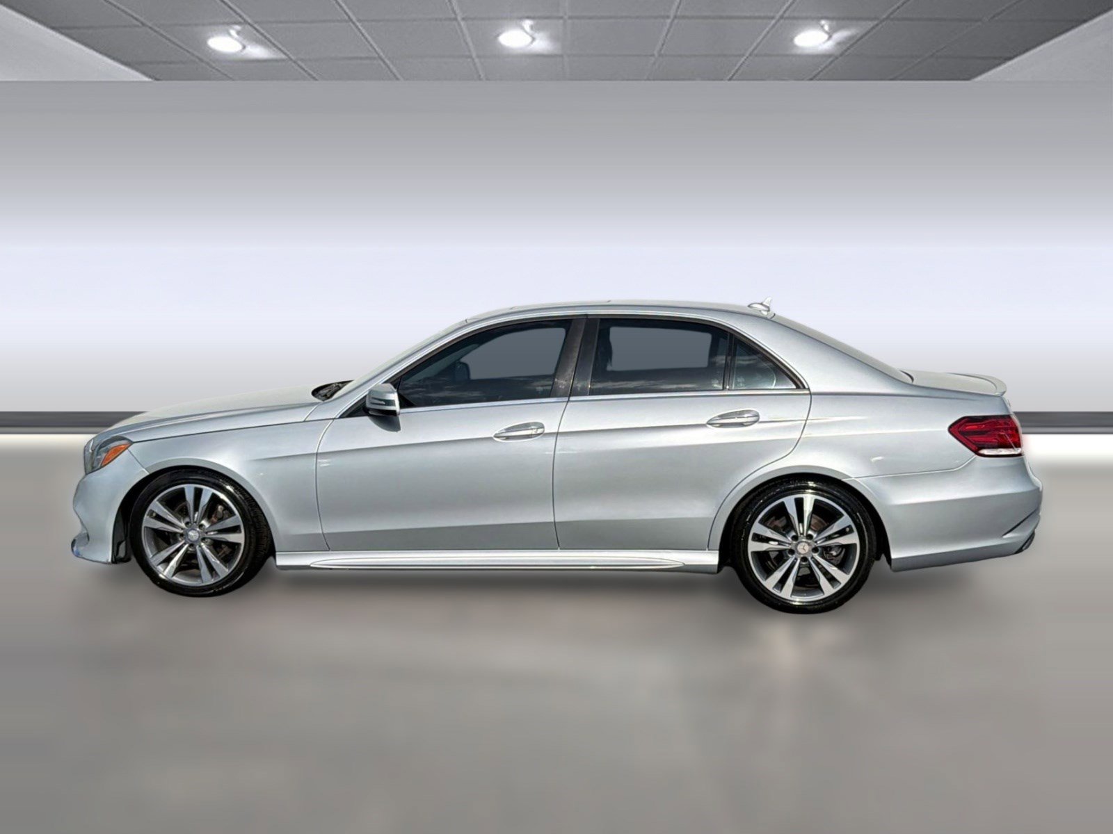 Used 2014 Mercedes-Benz E 350 Sedan image 2