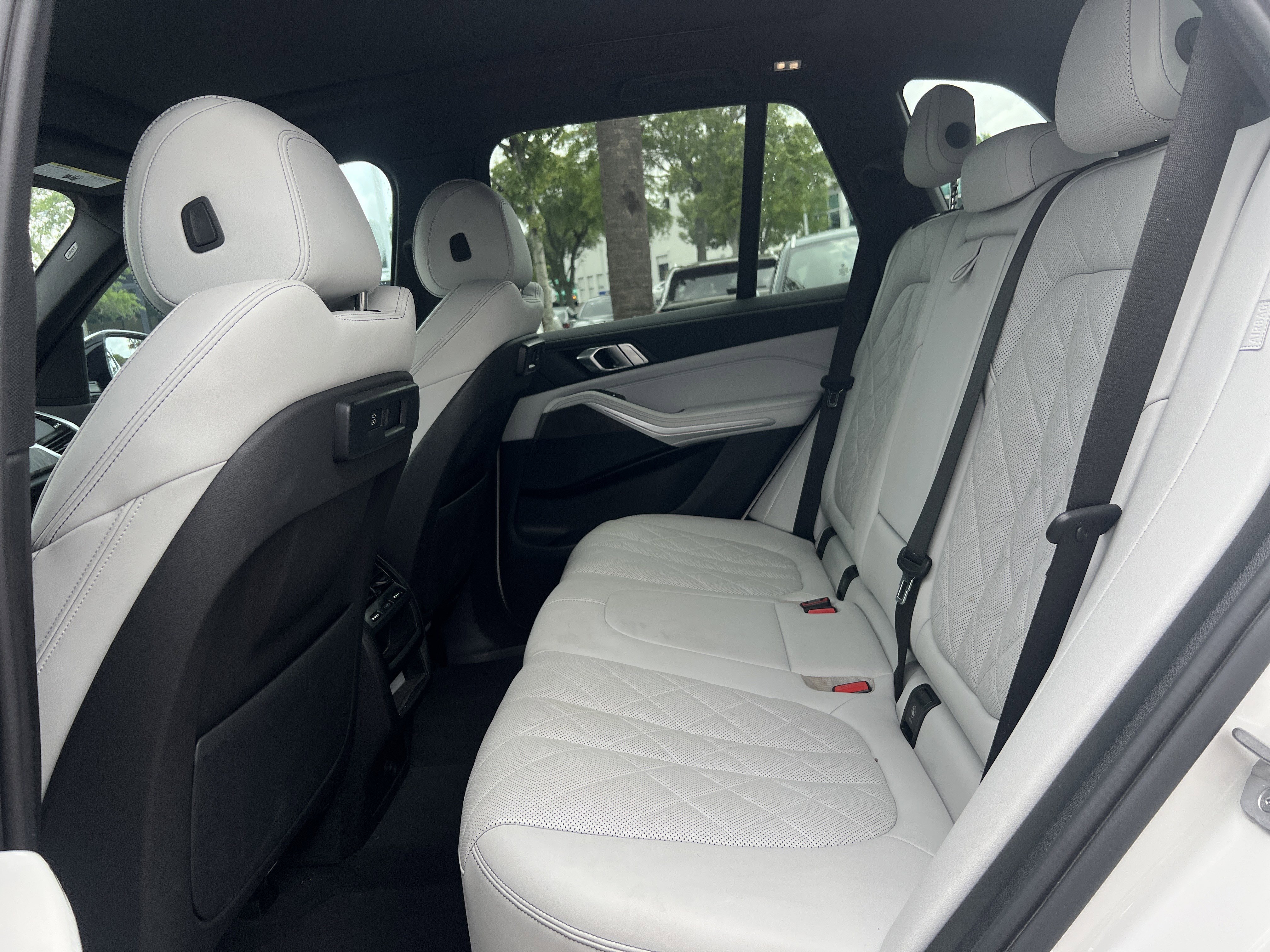 Used 2023 BMW X5 xDrive40i w/ Premium Package AWD/4WD image 31