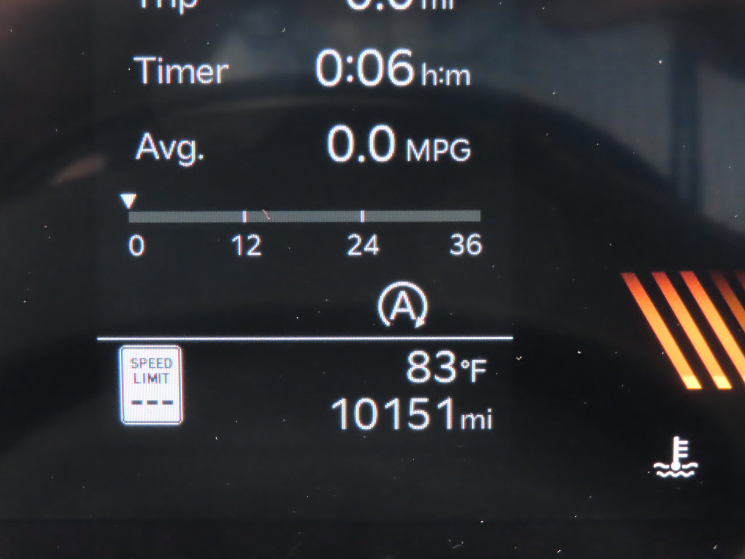 Used 2025 Kia Sorento LX image 24