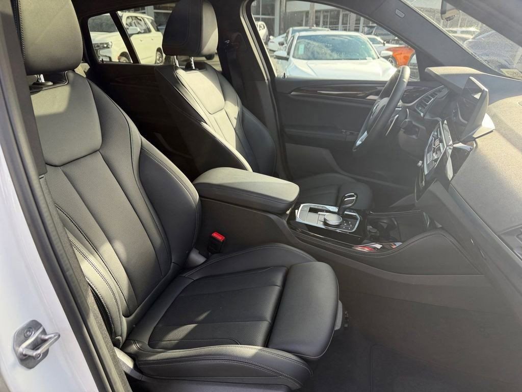 Used 2024 BMW X4 xDrive30i image 26