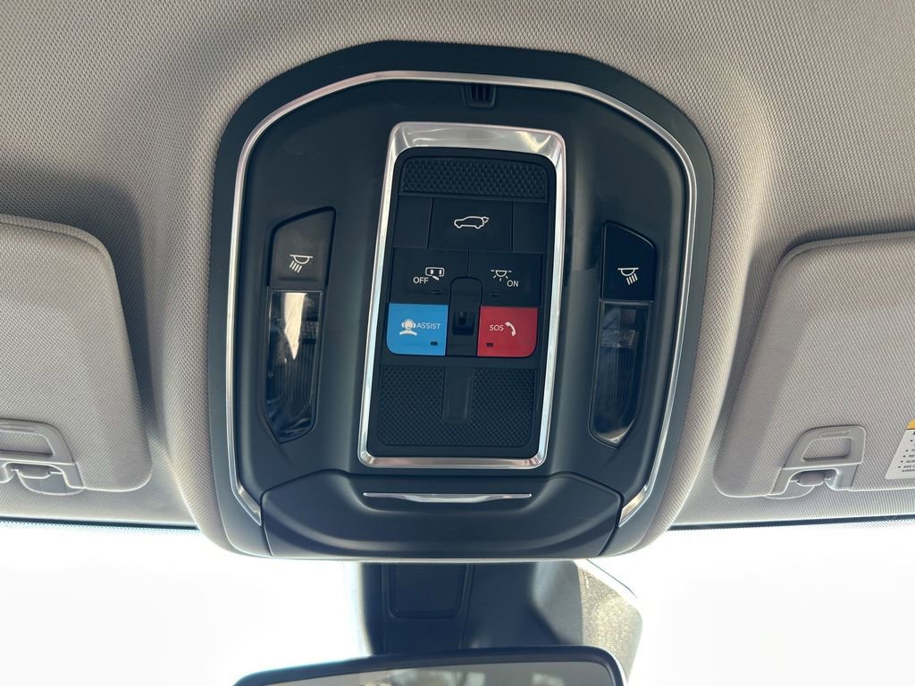 Used 2022 Jeep Grand Cherokee L Laredo w/ Luxury Tech Group I image 27