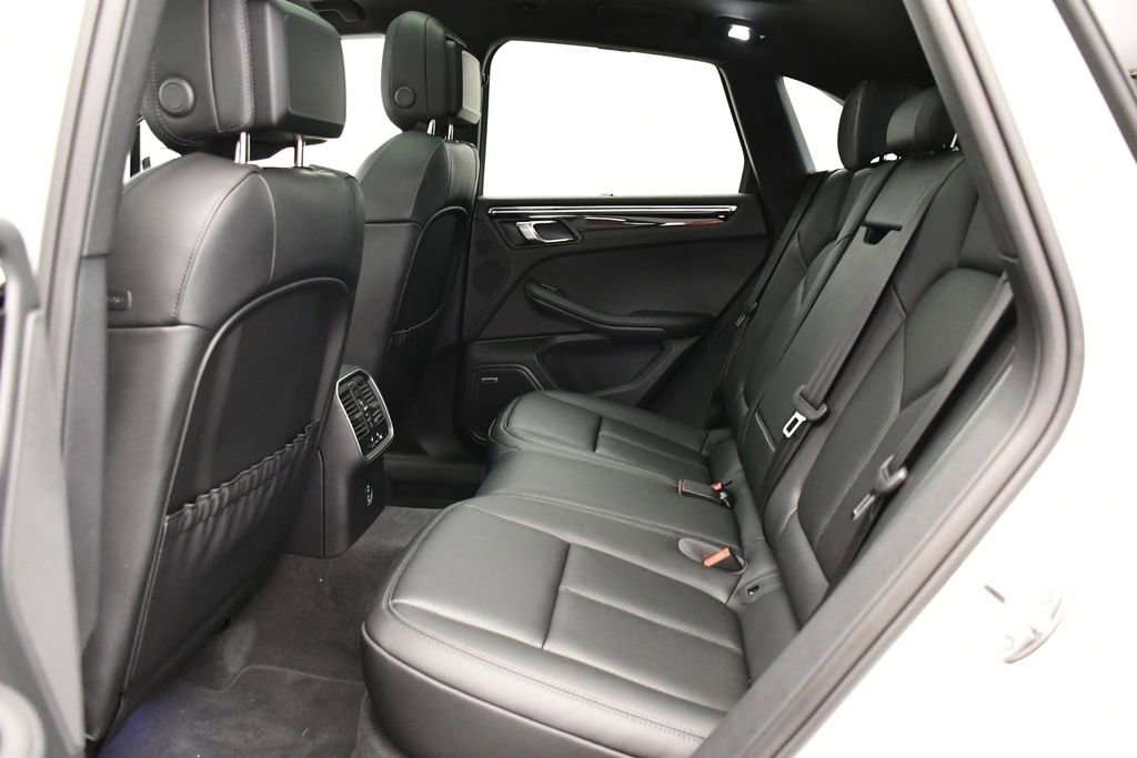 Used 2025 Porsche Macan image 45